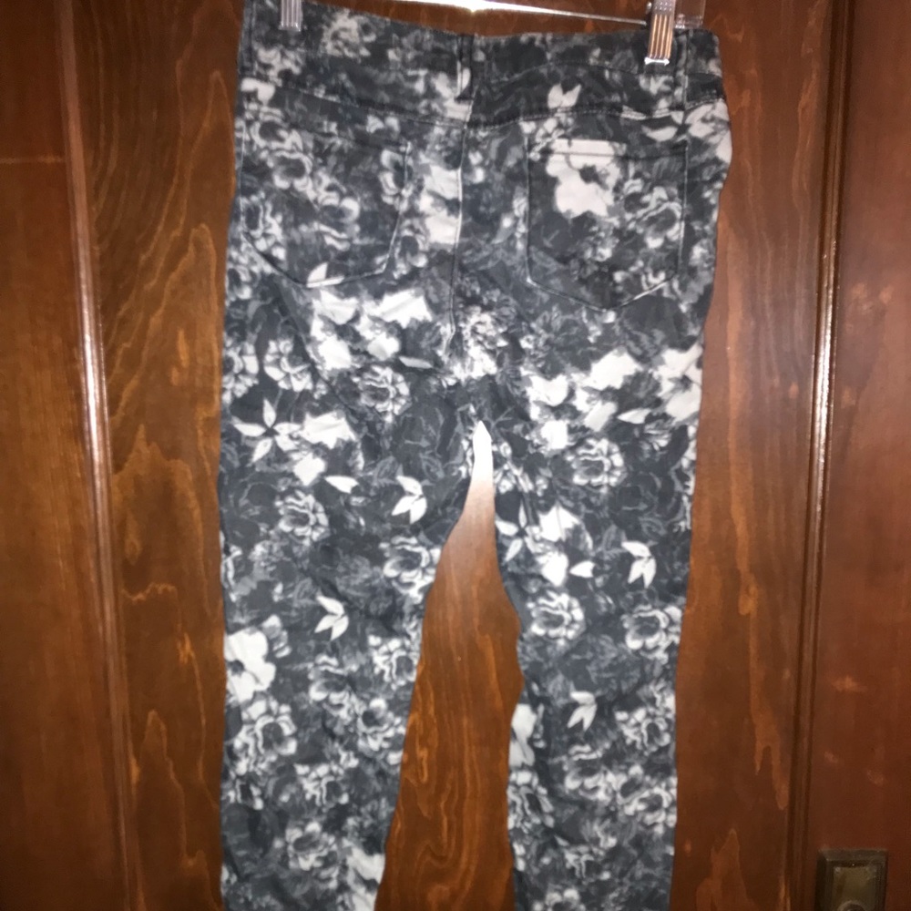 Sold - Picture 3 of 3